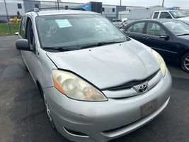 2010 TOYOTA SIENNA LE