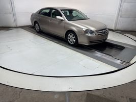 2005 TOYOTA AVALON XL