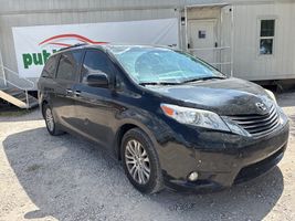 2015 TOYOTA SIENNA XLE