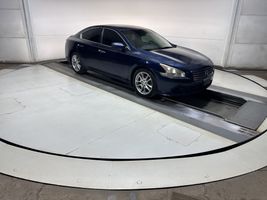 2010 NISSAN MAXIMA S