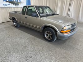 1998 CHEVROLET S10 LS