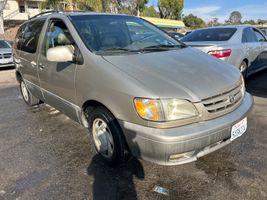 2001 TOYOTA SIENNA
