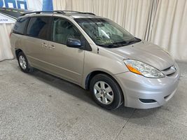 2006 TOYOTA SIENNA 