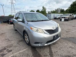2012 TOYOTA SIENNA