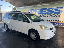 2004 TOYOTA SIENNA