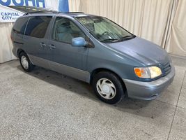 2001 TOYOTA SIENNA 