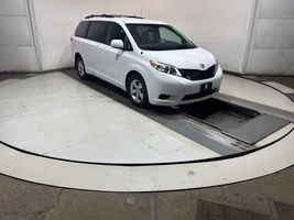 2012 TOYOTA SIENNA LE 7-PASSENGER AUTO ACCESS SEAT