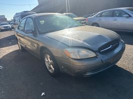 2002 FORD TAURUS SE