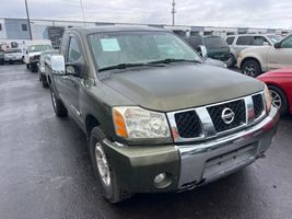 2005 NISSAN TITAN SE