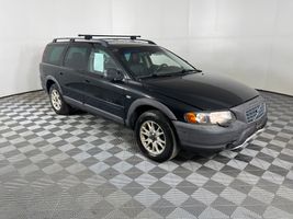 2004 VOLVO XC70 