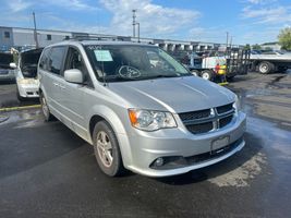 2011 DODGE GRAND CARAVAN CREW