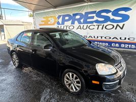 2010 VOLKSWAGEN JETTA 