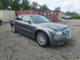 2010 CHRYSLER 300