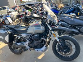 2022 MOTO GUZZI V85 TT 