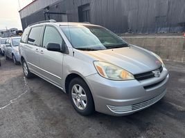 2004 TOYOTA SIENNA CE 7-PASSENGER