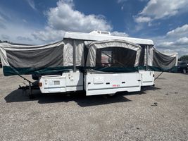 2001 COLEMAN BAYSIDE ELITE