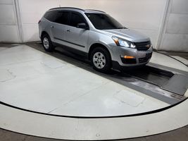 2017 CHEVROLET TRAVERSE LS