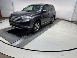 2011 TOYOTA HIGHLANDER LIMITED
