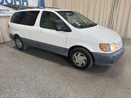 2001 TOYOTA SIENNA 