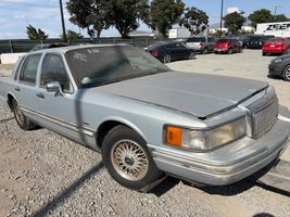 1994 LINCOLN TOWN CAR EXECUTIVE
