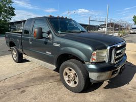 2005 FORD F350SD LARIAT