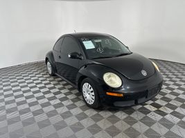 2010 VOLKSWAGEN NEW BEETLE 