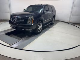 2011 CADILLAC ESCALADE LUXURY