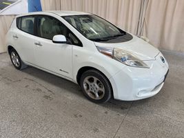 2011 NISSAN LEAF SL