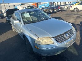 2004 VOLKSWAGEN PASSAT GLX