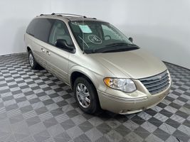 2005 CHRYSLER TOWN & COUNTRY LIMITED