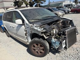 2010 CHRYSLER TOWN & COUNTRY TOURING