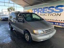 1999 TOYOTA SIENNA