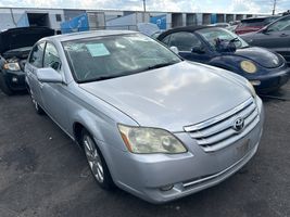 2006 TOYOTA AVALON 