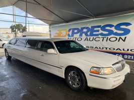 2006 LINCOLN TOWN CAR EXECUTIVE