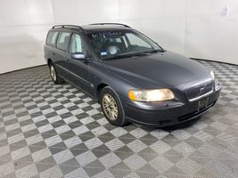 2005 VOLVO V70 BASE
