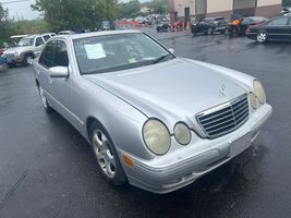 2002 MERCEDES-BENZ E CLASS E320