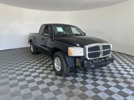 2005 DODGE DAKOTA SLT