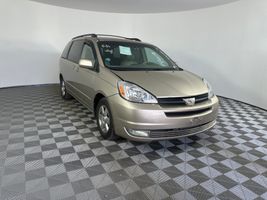 2004 TOYOTA SIENNA XLE