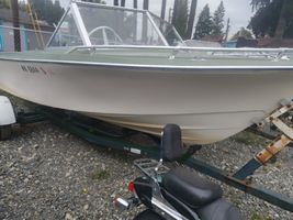 1970 GLASS PLY  BOAT 