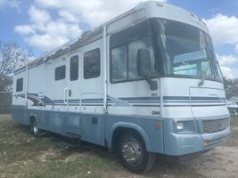 2004 WORKHORSE W22 