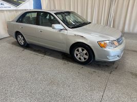 2000 TOYOTA AVALON 