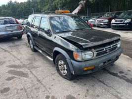 1998 NISSAN PATHFINDER SE
