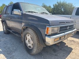 1994 NISSAN PATHFINDER SE