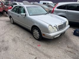 1999 MERCEDES-BENZ E CLASS E320