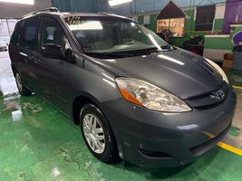 2006 TOYOTA SIENNA