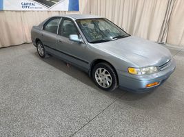 1995 HONDA ACCORD LX