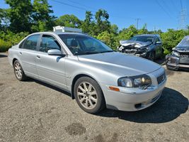 2004 VOLVO S80 BASE