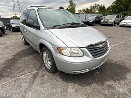 2006 CHRYSLER TOWN & COUNTRY BASE