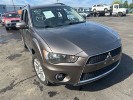 2011 MITSUBISHI OUTLANDER SE