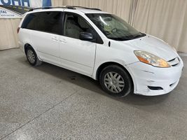 2008 TOYOTA SIENNA 